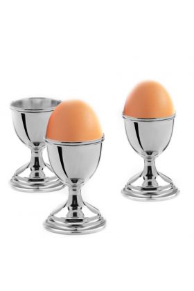 srebrne kieliszki na jajka